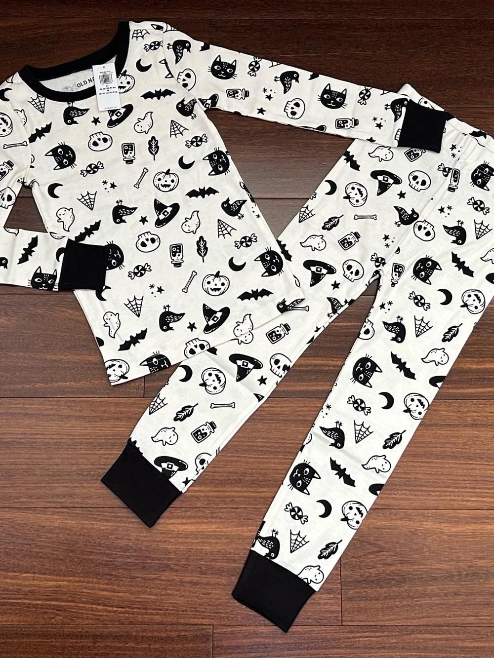 ⚡️2 for $25⚡️Old Navy Black & White Halloween Pjs